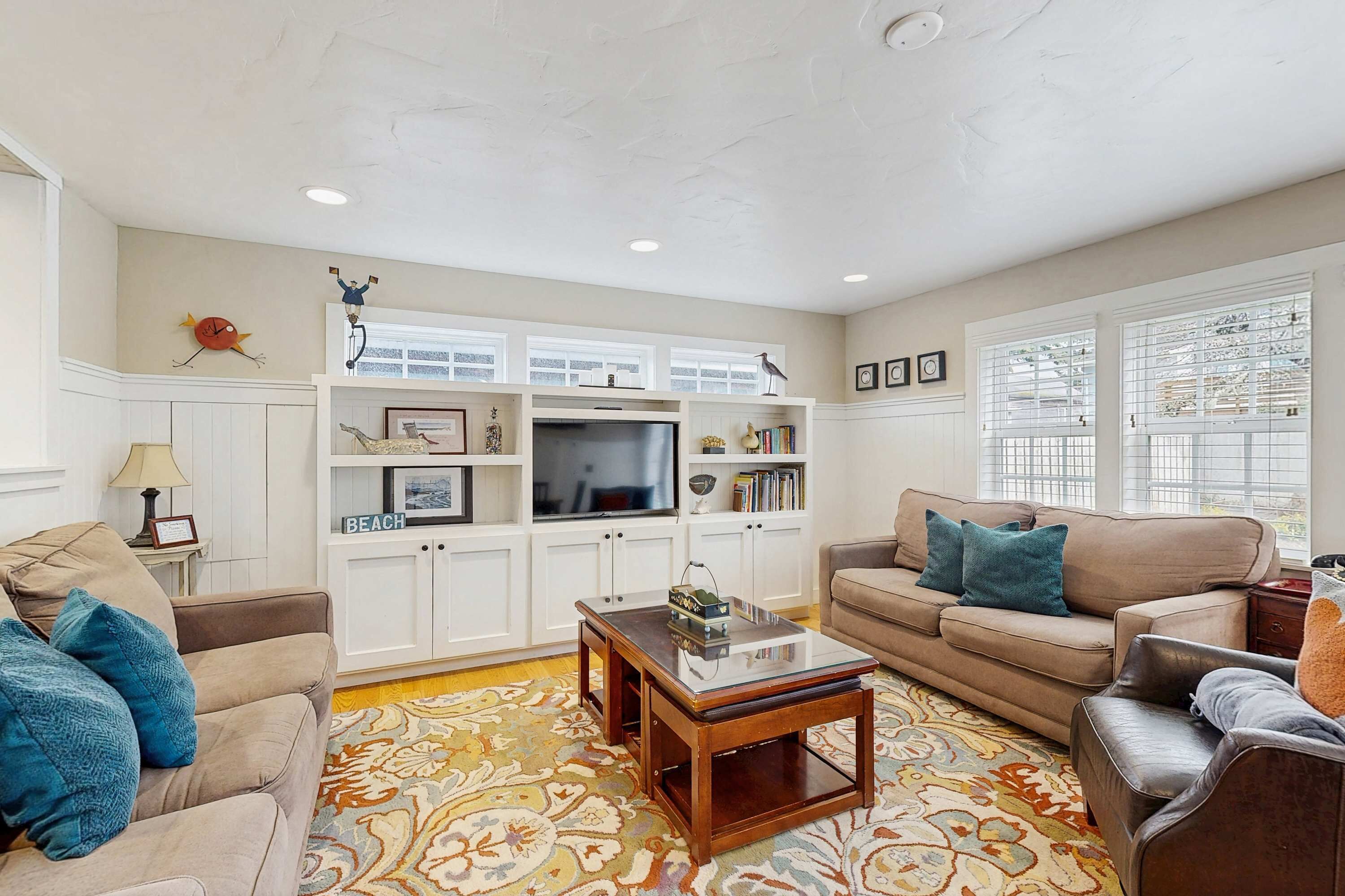 Charming Cottage 1 Block From The Prom & Beach With Private Deck & Ping-pong - Cannon Beach, OR