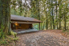 Exterior - Spacious riverfront lodge with beach access, private hot tub & forest views (Washougal)