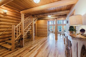 Interior - Riverfront log cabin style home with full kitchen, deck, washer & dryer and WIFI (Bend)
