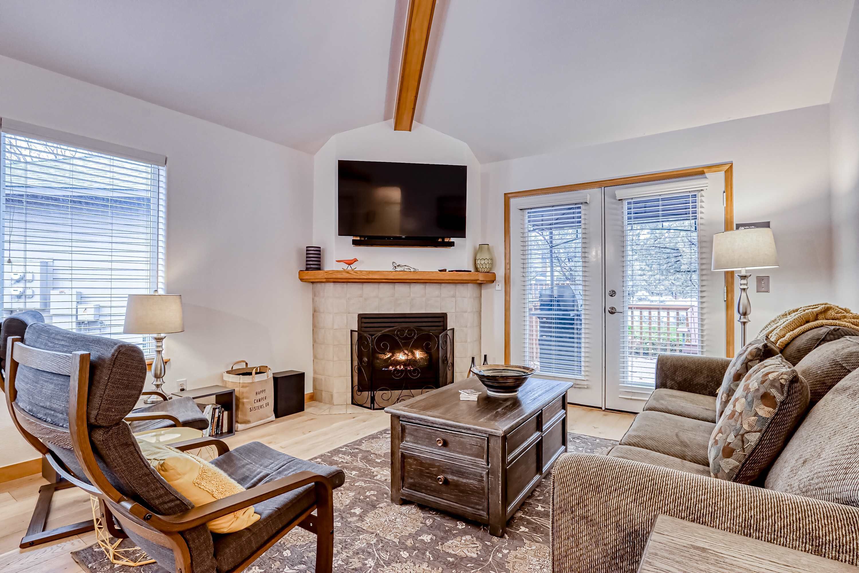 TV, fireplace, DVD player, offices