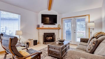 TV, fireplace, DVD player, offices