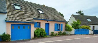 Holiday Home 'Les Volets Bleus' with Private Terrace, Private Garden and Wi-Fi