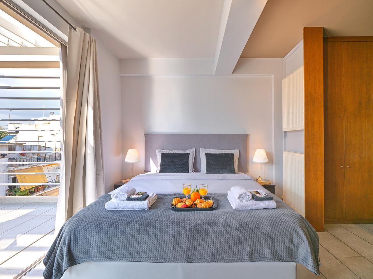 Deluxe Double Room, 1 King Bed, Kitchenette, City View