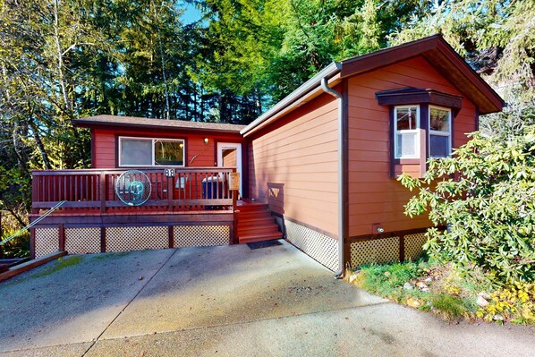 Exterior - Mountain view home in an oceanfront community above Whaleshead Beach (Brookings)