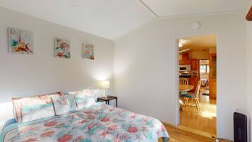 2 bedrooms, iron/ironing board, travel cot, WiFi