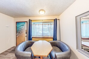 Interior - Perfect beach room with fast WiFI - walk to Old Town shops & eateries (Bandon)