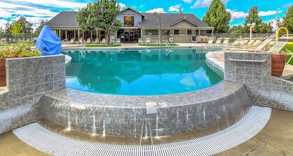 Refined golf course resort home on the fairway with a private hot tub