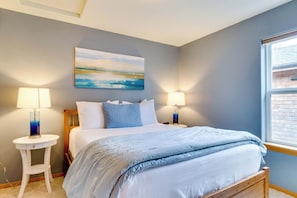 3 bedrooms, WiFi, bed sheets - Relaxing dog-friendly home with patio & spacious living area MCA #439 (Manzanita)