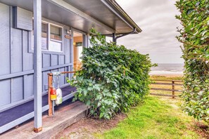 Property grounds - Dog-friendly oceanfront home on a bluff with spectacular views (Bandon)