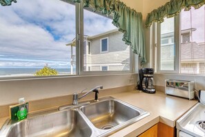 Fridge, microwave, oven, stovetop - Dog-friendly oceanfront home on a bluff with spectacular views (Bandon)