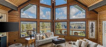 Dog-friendly, 2-level gorge view home with hot tub, lovely deck, central AC, W&D