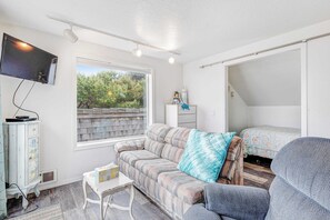 TV, DVD player, offices