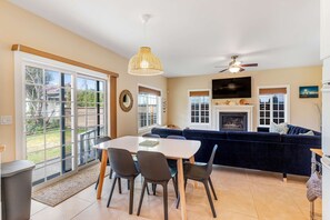 Dining - Charming coastal home close to the beach with a fireplace, yard, & W/D (Seaside)