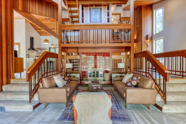 TV, fireplace, offices - Dog-friendly home with grill, deck, firepit, balcony, & mountain view (Black Butte Ranch)