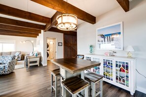 Dining - Oceanfront, dog-friendly gem with Castle Rock view, hot tub & beach access (Arch Cape)