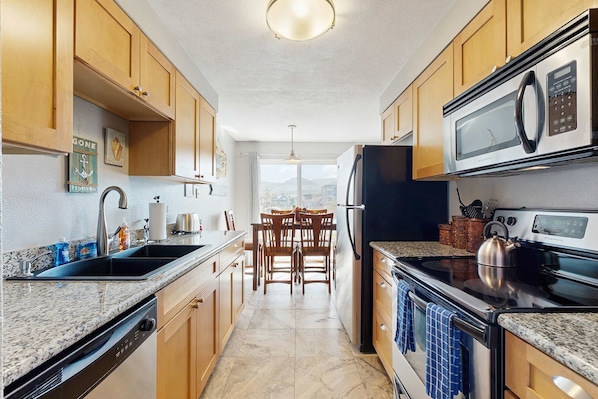 Fridge, microwave, oven, stovetop - Dog-friendly condo by the beach & close to downtown with river views (Seaside)
