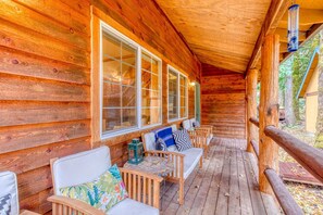Terrace/patio - Dog-friendly cabin with deck, fenced yard, game room, & hot tub (Rhododendron)