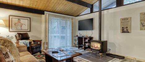 TV, fireplace, DVD player