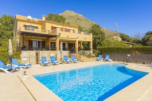 Pool - Villa Luis Vives with private pool and mountain views in Pollensa, Mallorca (Pollensa)
