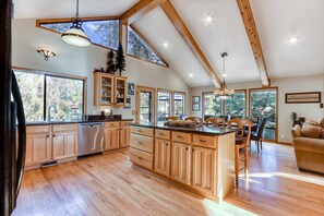 Interior - Home near Deschutes River, WiFi, & private hot tub - dogs ok (Sunriver)