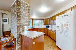 Interior - Oceanfront charmer with wood fireplace, games, & scenic deck - dog-friendly (Ocean Park)