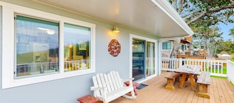 Oceanfront charmer with wood fireplace, games, & scenic deck - dog-friendly