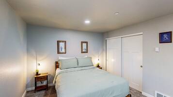 1 bedroom, WiFi, bed sheets