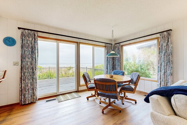 Interior - Waterfront, dog-friendly getaway with a fireplace & incredible ocean views (Waldport)