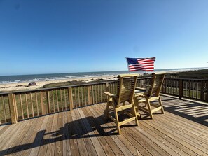 Property grounds - Stunning Beach Front 4 Bedroom Beach House on Beautiful Surfside Beach (Freeport)