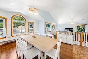 Dining - Spacious home with fenced yard, deck, grill, fast WiFi, & game room (Cannon Beach)