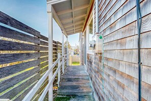 Exterior detail - Spacious home with arcade games, ping pong and foosball tables, close to beach (Seaside)