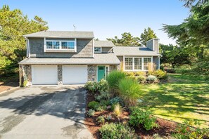 Exterior - Newly updated, dog-friendly house near the beach with hot tub & grill (Warrenton)