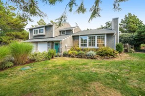 Exterior - Newly updated, dog-friendly house near the beach with hot tub & grill (Warrenton)