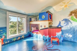Children’s area - Private Hot Tub & Easy Access to the Beach - Dogs are Welcome (Florence)