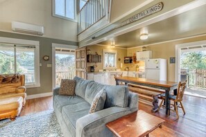 TV, fireplace, DVD player, offices
