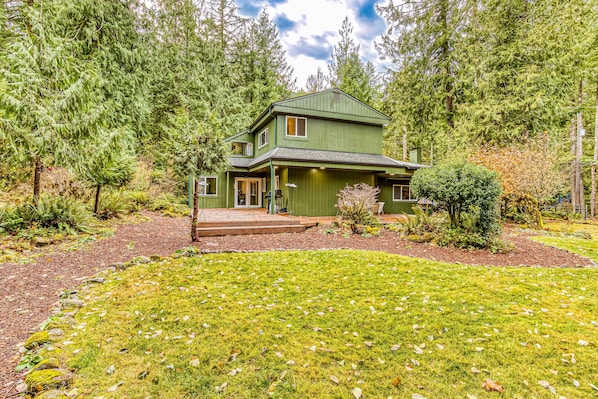 Exterior - Remodeled home with large yard & kitchen in lovely forest setting - dog-friendly (Rhododendron)