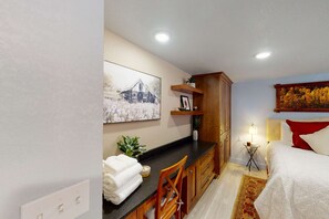 Desk, iron/ironing board, WiFi, bed sheets