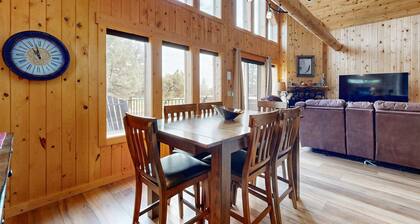 Beautifully updated, golf-course-front chalet with deck, pools, hot tubs & gyms