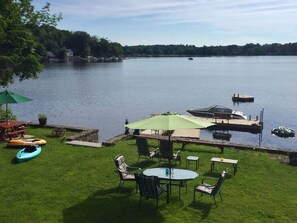 Outdoor dining - Viewpoint Cottage with Dock, Kayaks (Morris)