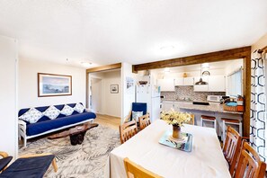Interior - Ocean-view lower-level duplex across street from beach - dog-friendly (Newport)