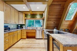 Fridge, microwave, oven, stovetop - Dog-friendly, A-frame cabin with private hot tub - tranquil setting near skiing (Welches)