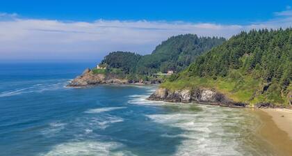 Cozy Dog-friendly Cottage with Great Ocean Views and Fantastic Location