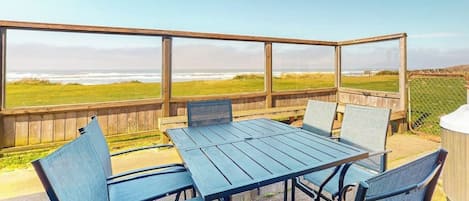 屋外ダイニングエリア