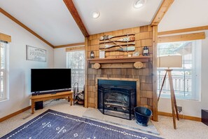 Interior - Charming riverfront bungalow, dog-friendly, firepit, dock, & W&D (Sunriver)