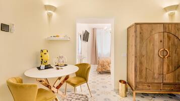 Junior suite, balkon, uitzicht op bergen | Dineren