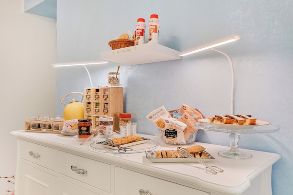 Free daily full breakfast