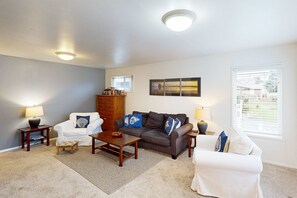 TV, fireplace, DVD player, offices - Dog-Friendly Home Close to the Beach (Cannon Beach)