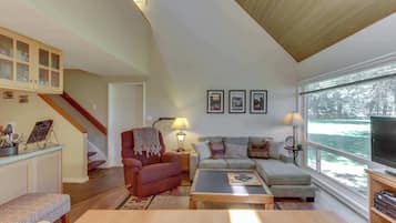 TV, fireplace, DVD player, stereo