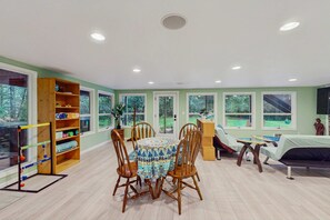 Children’s area - Lower level w/ private hot tub, fire pit, grill, & beach access - dog friendly (Long Beach)