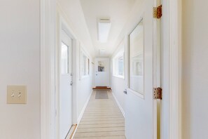 Interior - Stunning dog-friendly home with W/D, board games, balcony, deck, & beach towels (Long Beach)